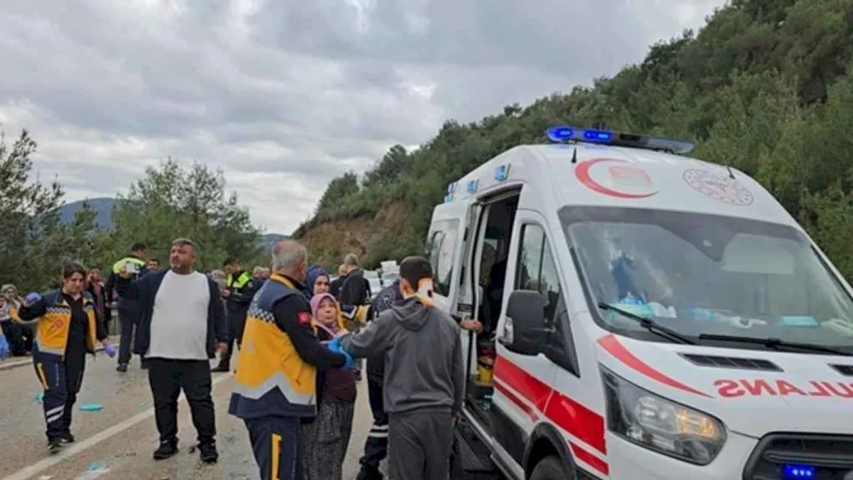 Adana'daki Trafik Kazasında Aynı Aileden 5 Kişi Hayatını Kaybetti