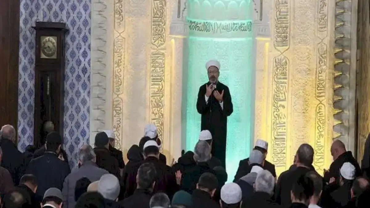 Eller şehitler için semaya açıldı