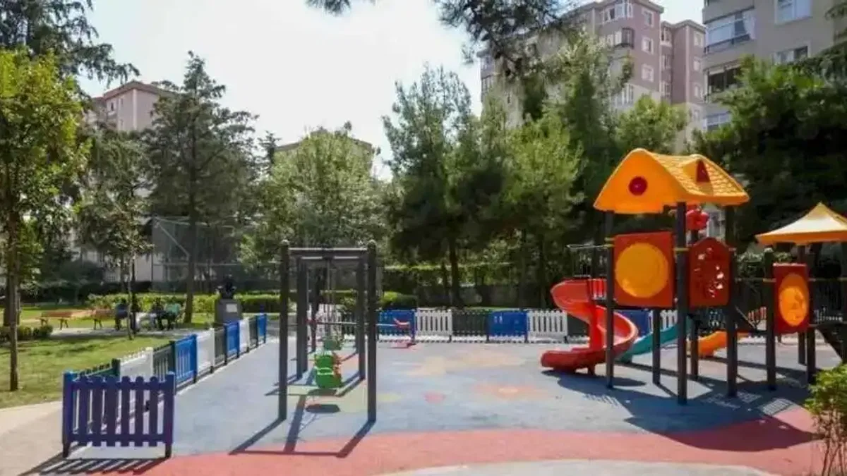İstanbul Maltepe'de Cemal Süreya Parkı sil baştan yenilendi