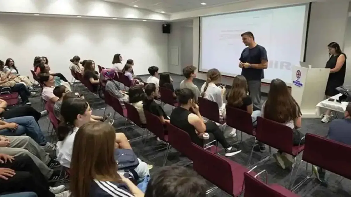 Gençler Denizli Büyükşehir ile dünyaya açıldı