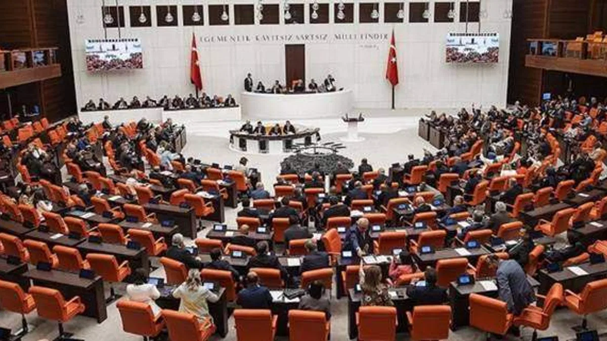 Bedelli askerlik düzenlemesini de içeren kanun teklifi TBMM Genel Kurulunda kabul edildi