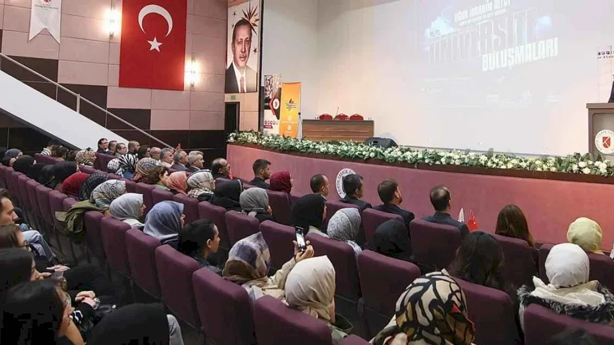 Konya'da Başkan Altay 'teknik' öğrencilerle buluştu