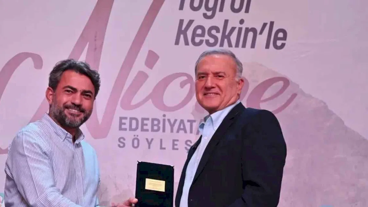 Manisa'da Murathan Mungan Manisa’da sanatseverlerle buluştu