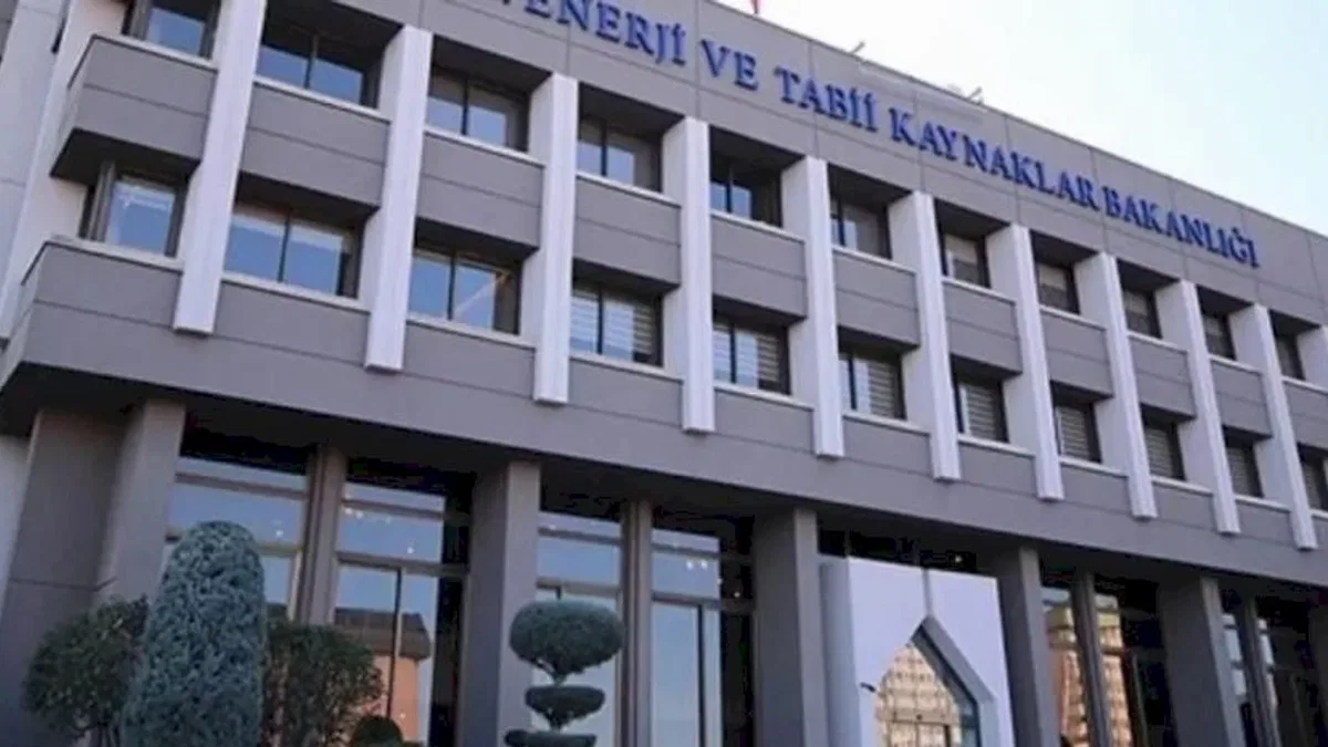 Enerji sektöründe yetkilendirme ve sertifika bedelleri güncellendi