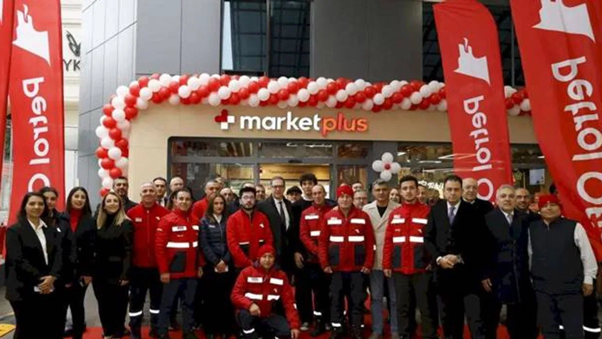 İstanbul’un Kalbi "Kırmızı"ya Boyandı! Petrol Ofisi’nden 3 İkonik Lokasyonda Dev Açılış