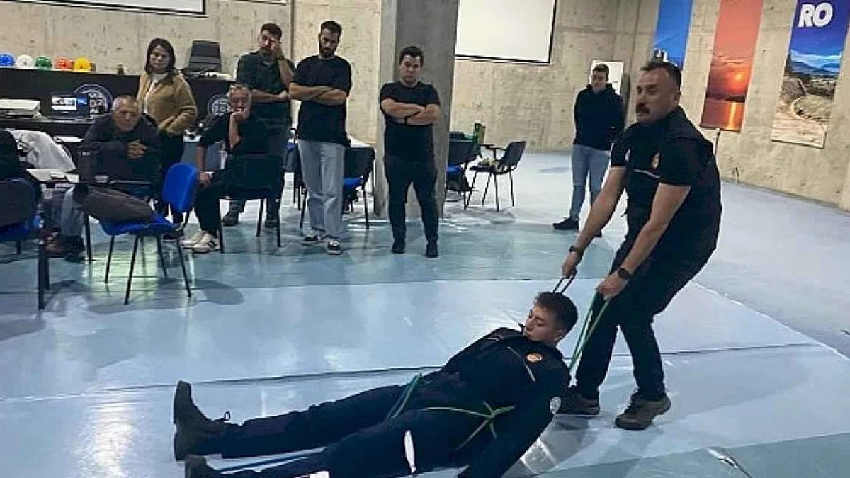 MUĞLA Büyükşehir Basın bülteni 2; Büyükşehir, Gönüllü İtfaiyeci Eğitimlerine Bodrum'da Devam Etti