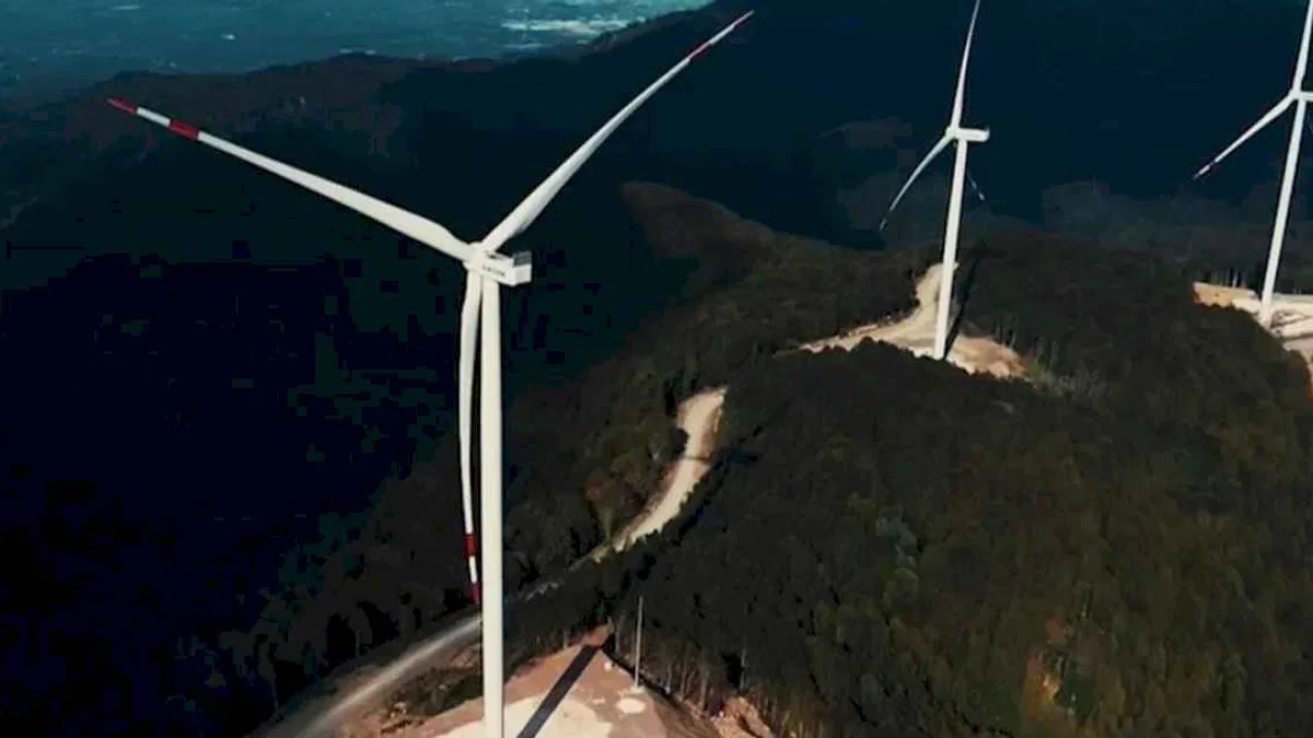 Yenilenebilir enerjide büyük adım attık... Rüzgar ve güneş yüzde 30’u aştı