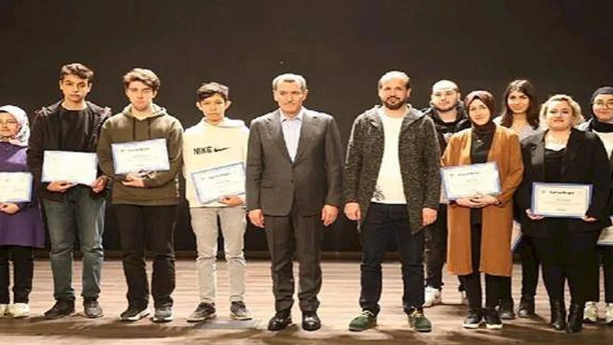 Gençlik Merkezi Sertifikaları Dağıttı