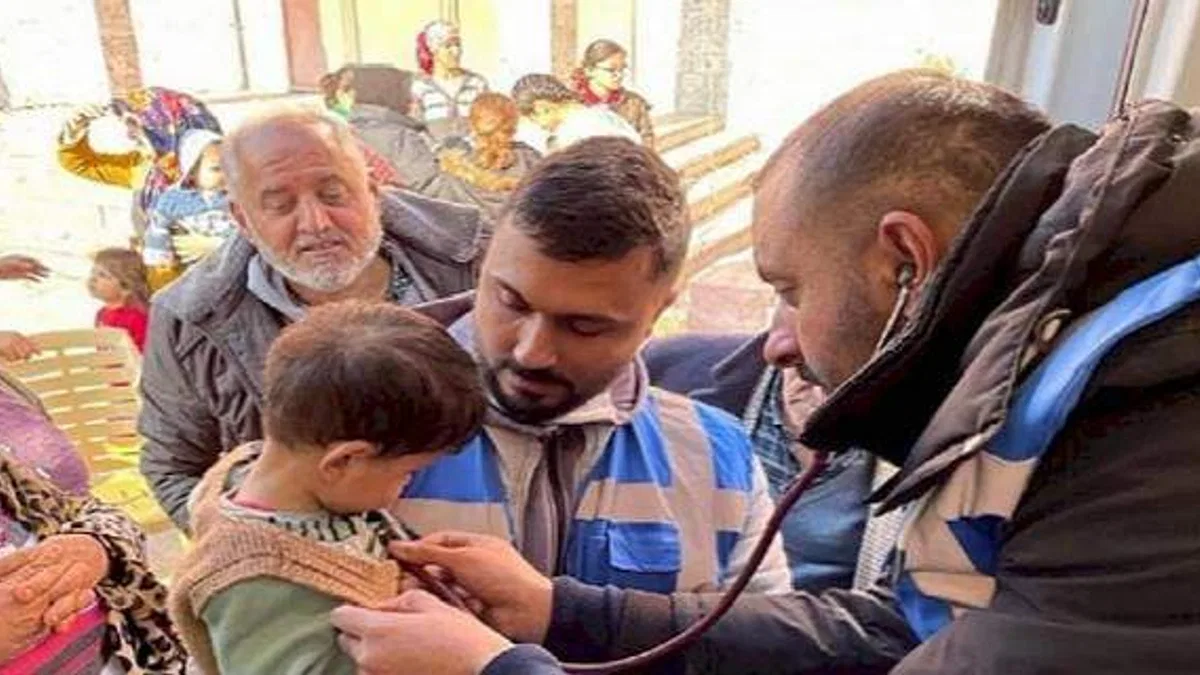 Büyükşehir'den Hatay'da gönüllü doktorlarla sağlık hizmeti