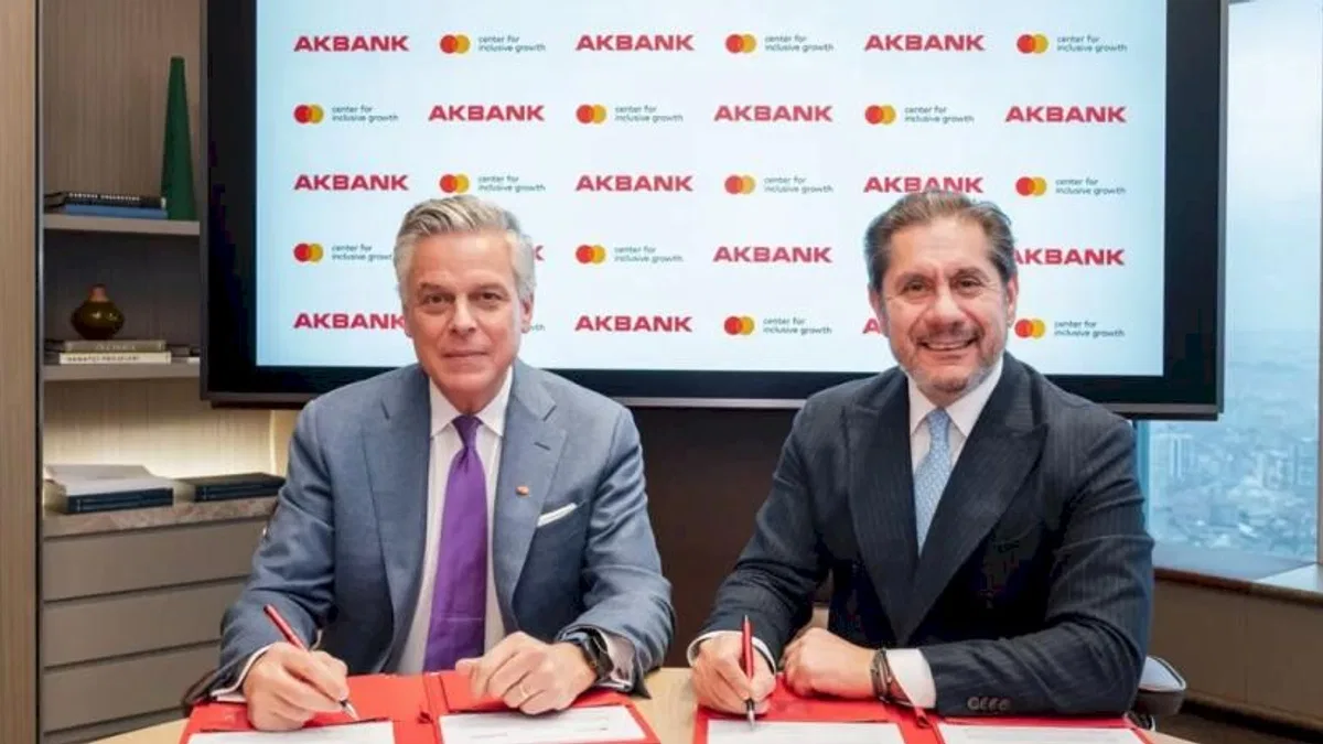 Akbank, Kadın KOBİ’lerin Dönüşümüne Liderlik Ediyor