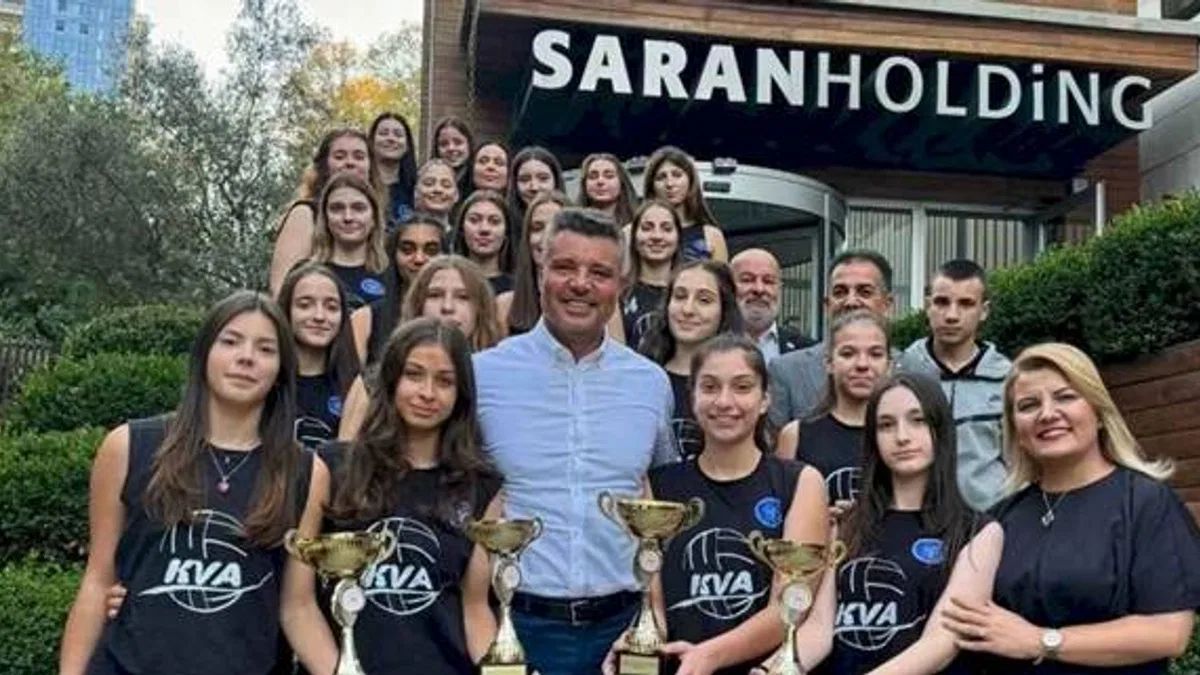 Sadettin Saran ve Başkan Hürriyet Kocaeli Voleybol Akademi’nin maçını izleyecek