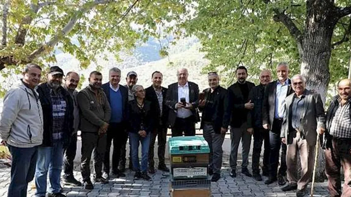 Başkan Ertaş, Dereli Mahallesi'nde Arıcılarla Buluştu