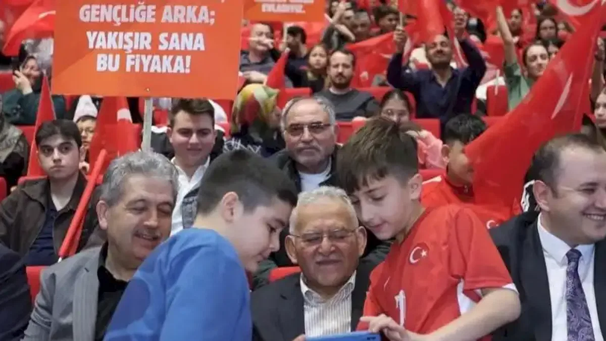 Memduh Büyükkılıç'tan 'Çanakkale ruhu' vurgusu