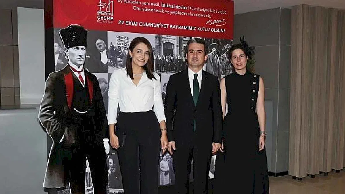Çeşme'de Cumhuriyet Resepsiyonu düzenlendi "Cumhuriyet, 101 yıldır bizleri aydınlatmaya devam ediyor"