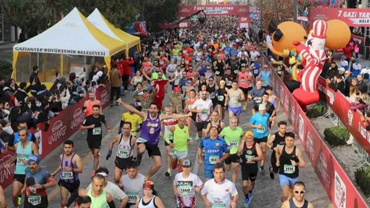 Gaziantep’te 'Gazi Yarı Maratonu' rekor katılımla koşuldu
