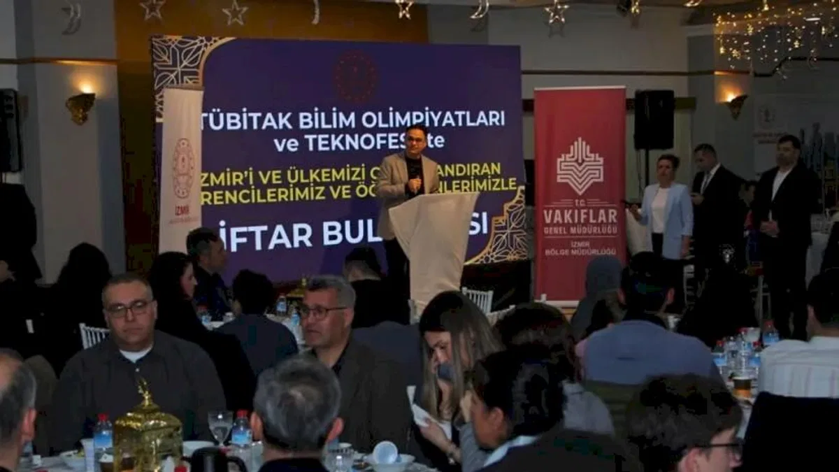 İzmir'de TÜBİTAK ve TEKNOFEST'in başarılı öğrenci ve öğretmenleri ağırlandı