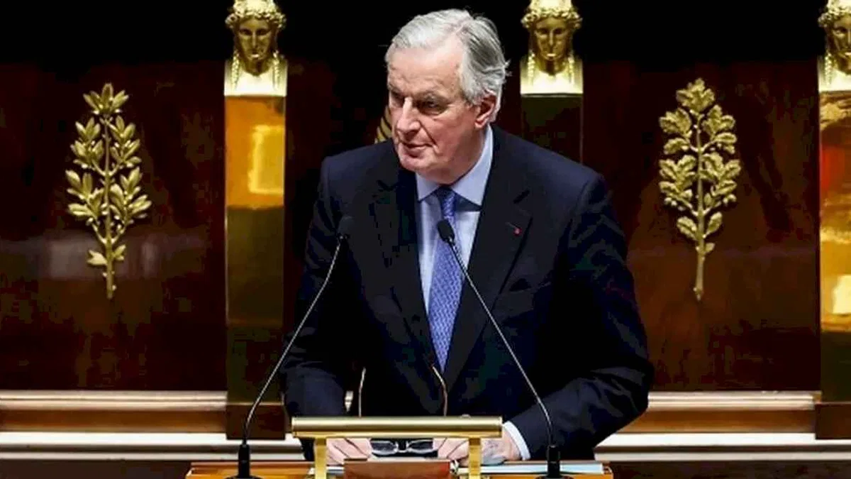 Fransa'da beklenen oldu... Başbakan Barnier istifa etti!