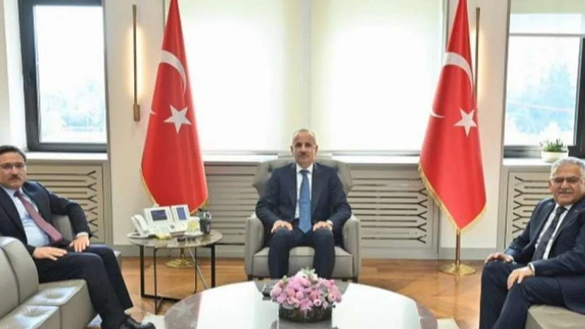 Kayseri protokolünden Bakan Uraloğlu'na ziyaret