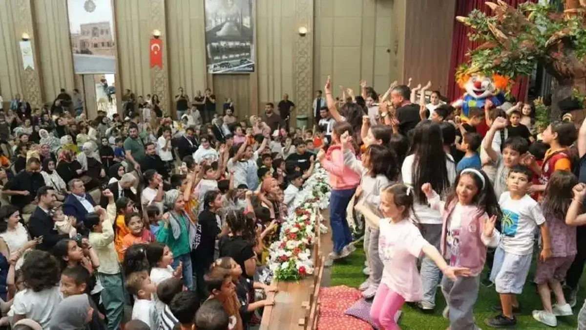 Midyat Belediyesi’nden "masal ağacı etkinliği"
