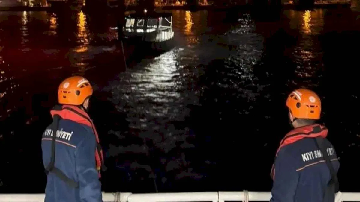 Kireçburnu açıklarındaki pervane arızası yaşayan tekne Tarabya’ya yanaştırıldı