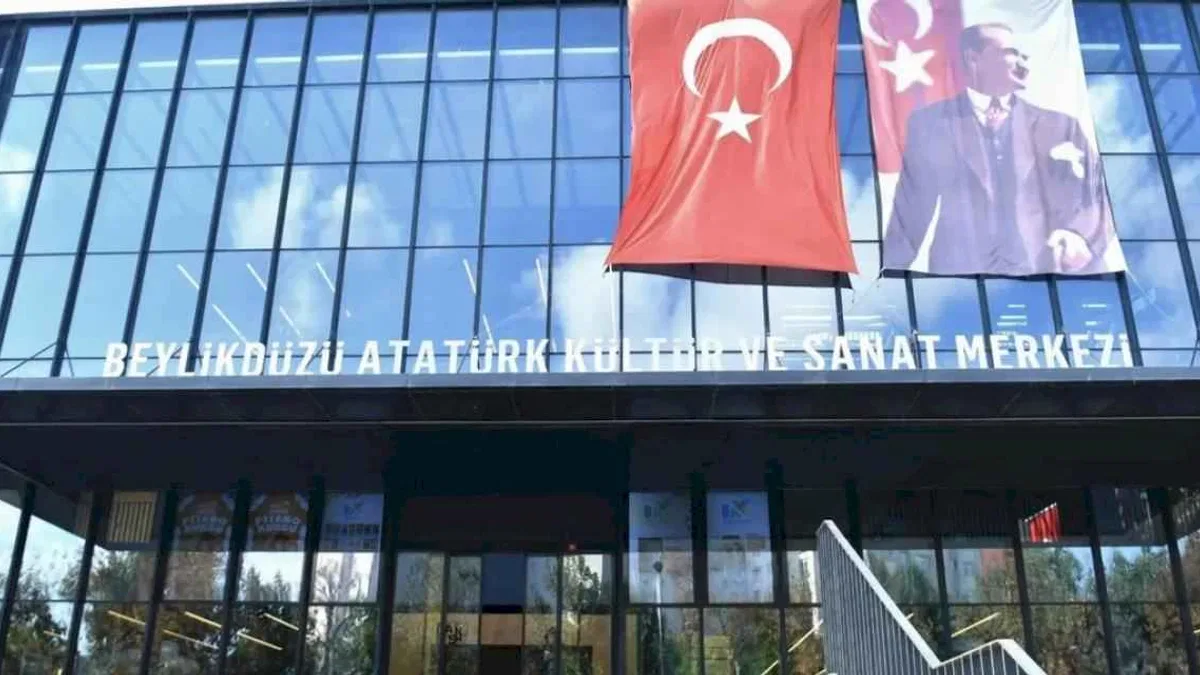 İstanbul Beylikdüzü'nde kültür sanat 'Ekim'i!