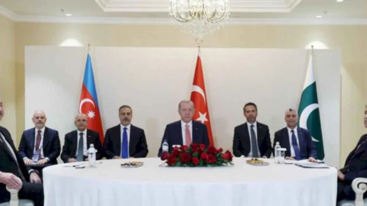 Astana'da üçlü toplantı