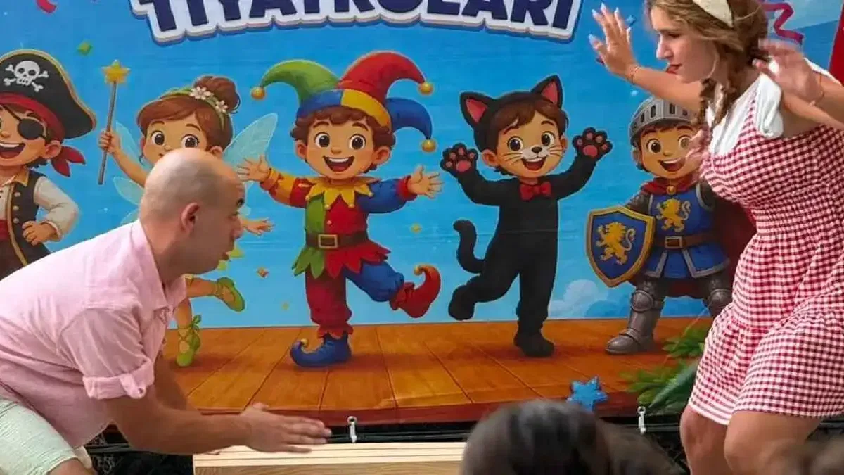 Maltepe'de yaz tiyatroları çocukları eğlendiriyor