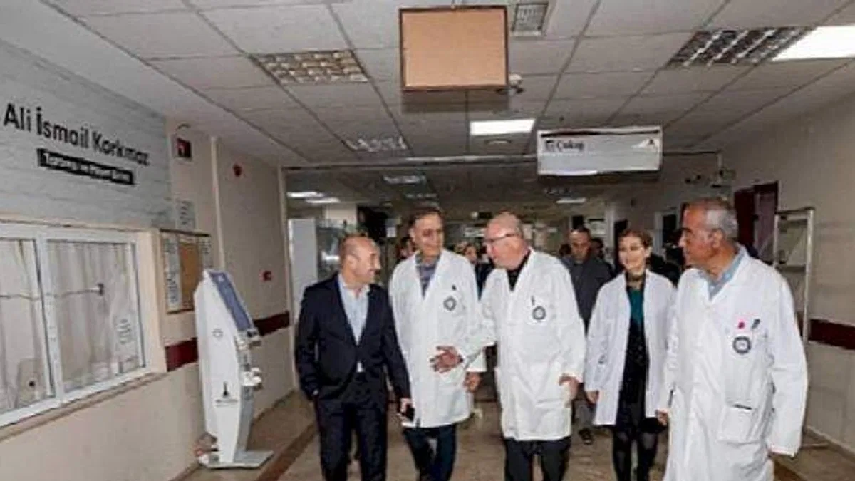 Eşrefpaşa Hastanesi'nin yenilenen acil servisi hizmete başladı