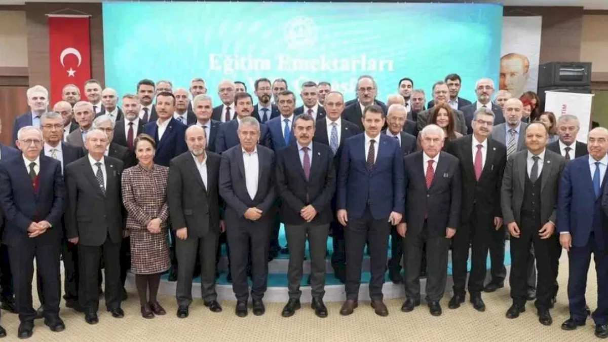 Eğitim emektarlarına MEB'den vefa buluşması