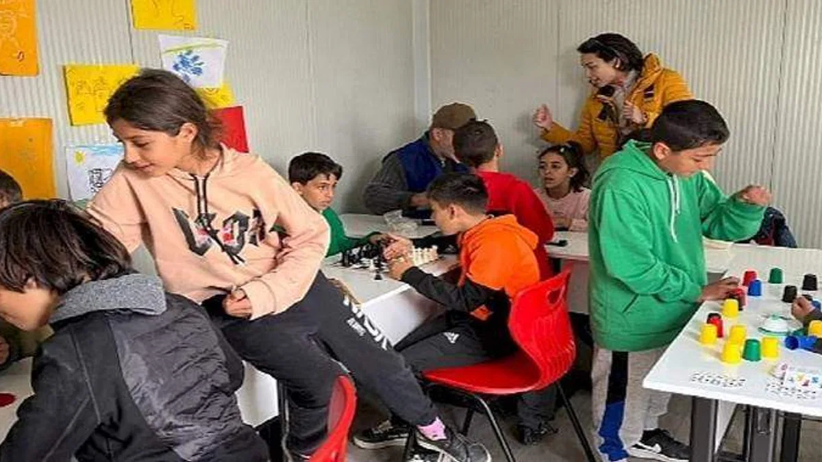 Nilüfer Belediyesi yaraların sarılması için Samandağ'da