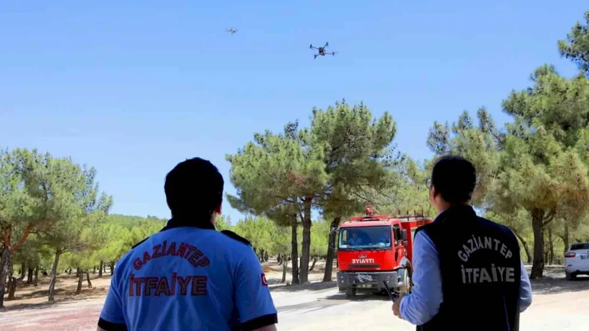 Gaziantep itfaiyesinden droneli yangın nöbeti