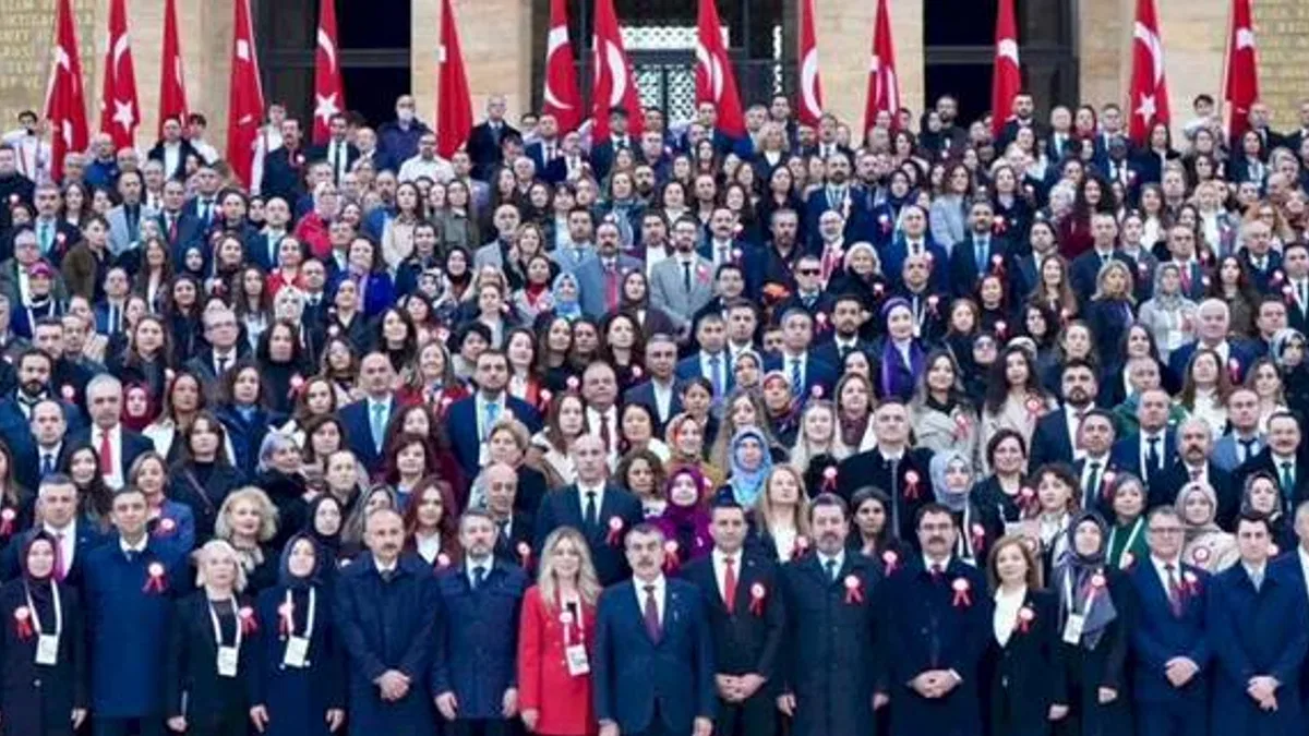 Öğretmenler Ata'nın huzurunda
