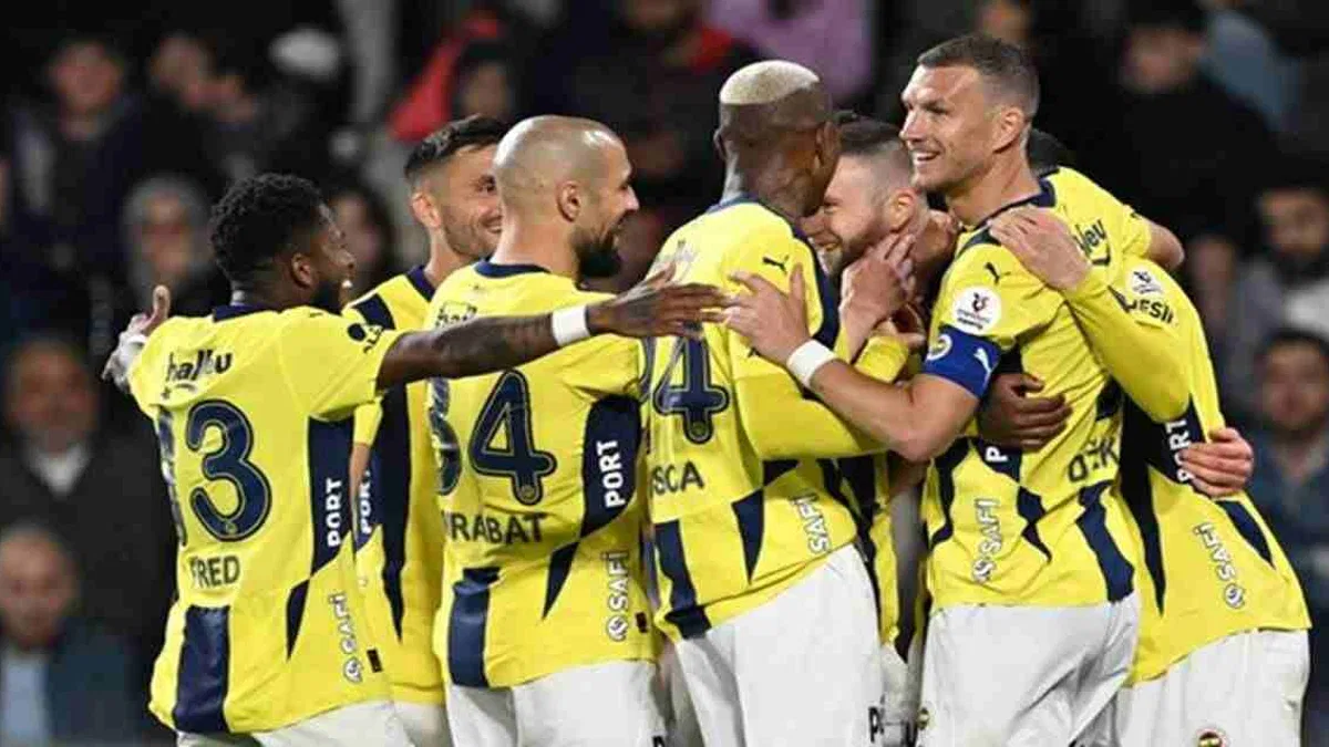 RAMS Başakşehir 1-4 Fenerbahçe (Maç Sonucu) Fener farklı kazandı!