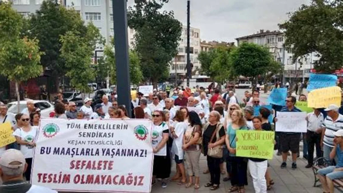 Keşan'da emeklilerden maaş protestosu