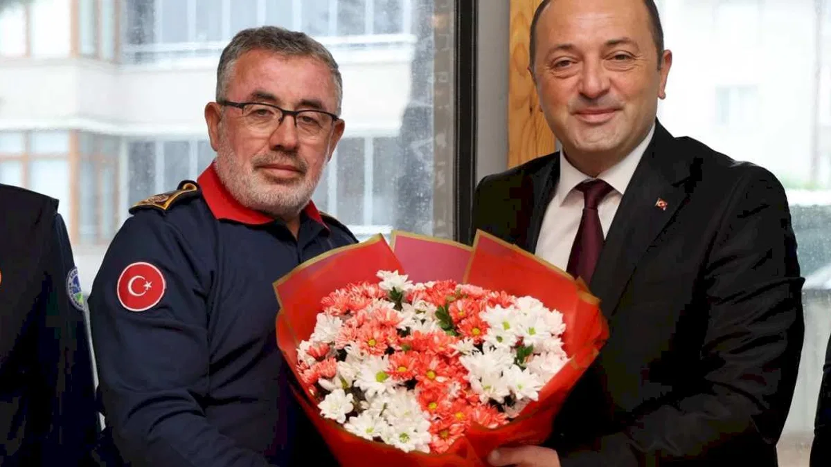 Geyve Belediye Başkanı Yıldız'dan itfaiyeye ziyaret