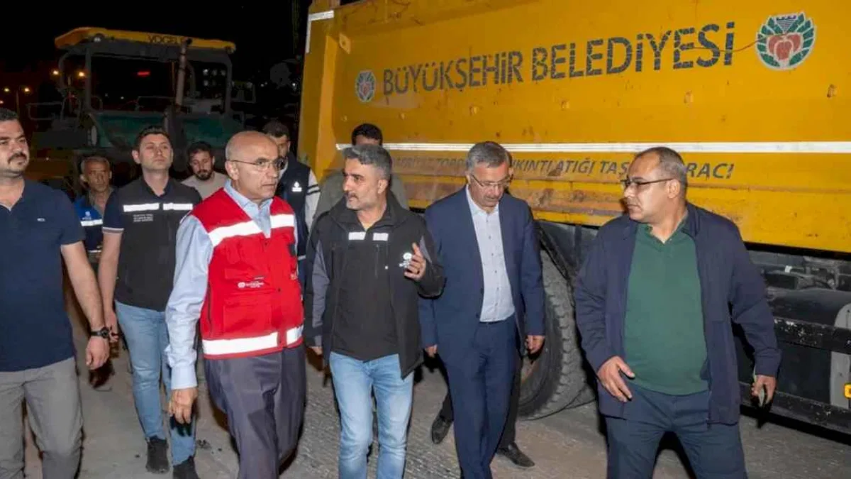 Malatya Büyükşehir'den 7/24 yol mesaisi