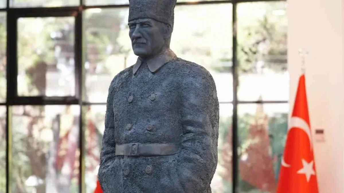 Manisa’da 'Atatürk Heykelleri Sergisi' açıldı
