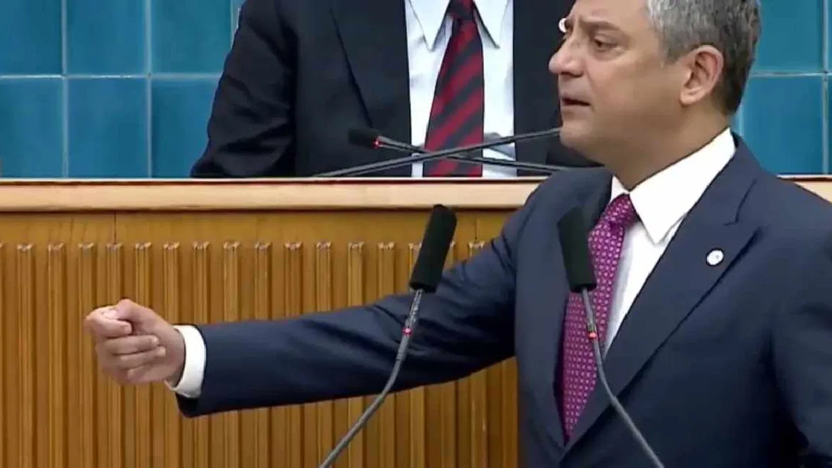 Özgür Özel'den TBMM'de ilk grup, 'YENİ' mesaj