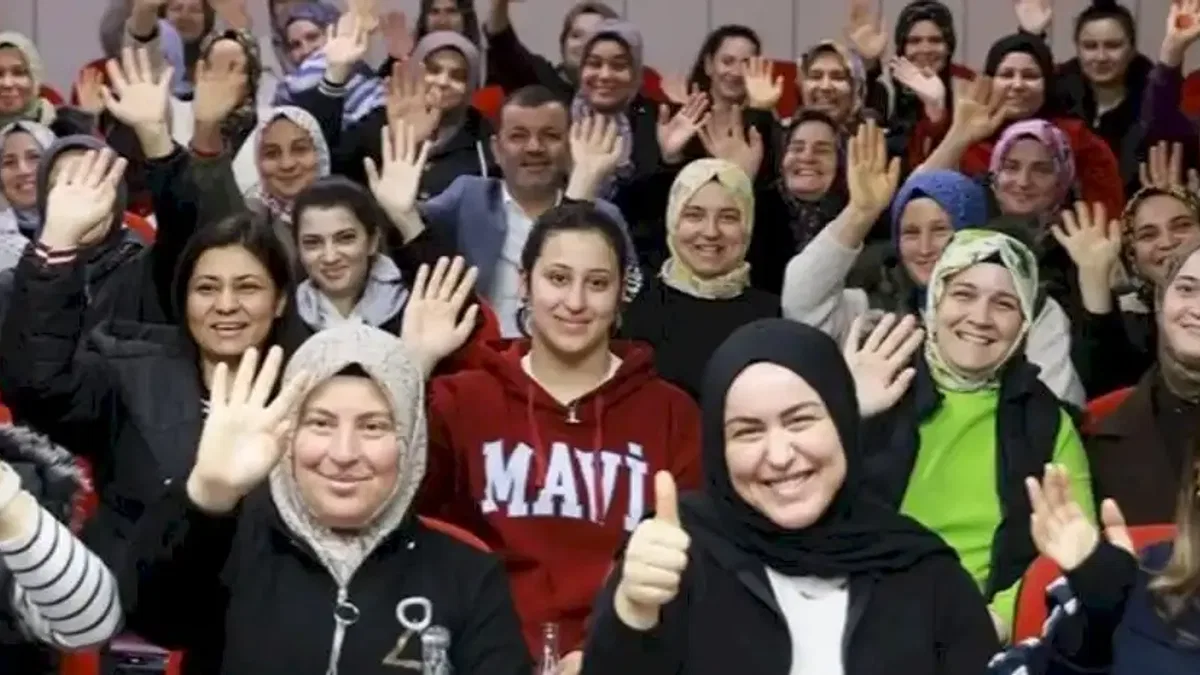 Denizli Büyükşehir ile yüzmeyi öğrendiler