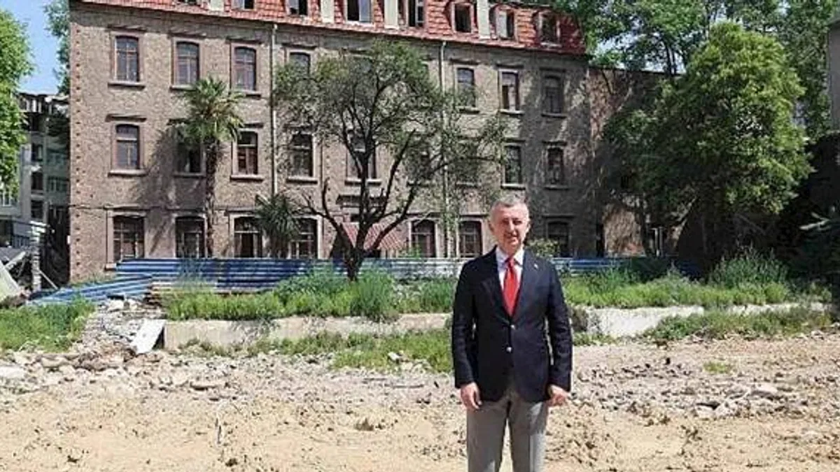Büyükşehir'den yeni bir yaşam alanı daha; Sörler Okulu'na çok amaçlı çevre düzenlemesi