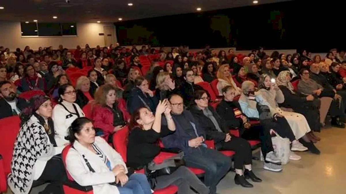 Sokak hayvanları için bir araya geldiler