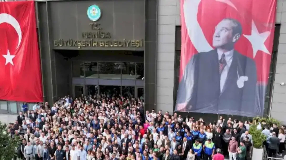Manisa Büyükşehir Belediyesi personeli bayramlaştı
