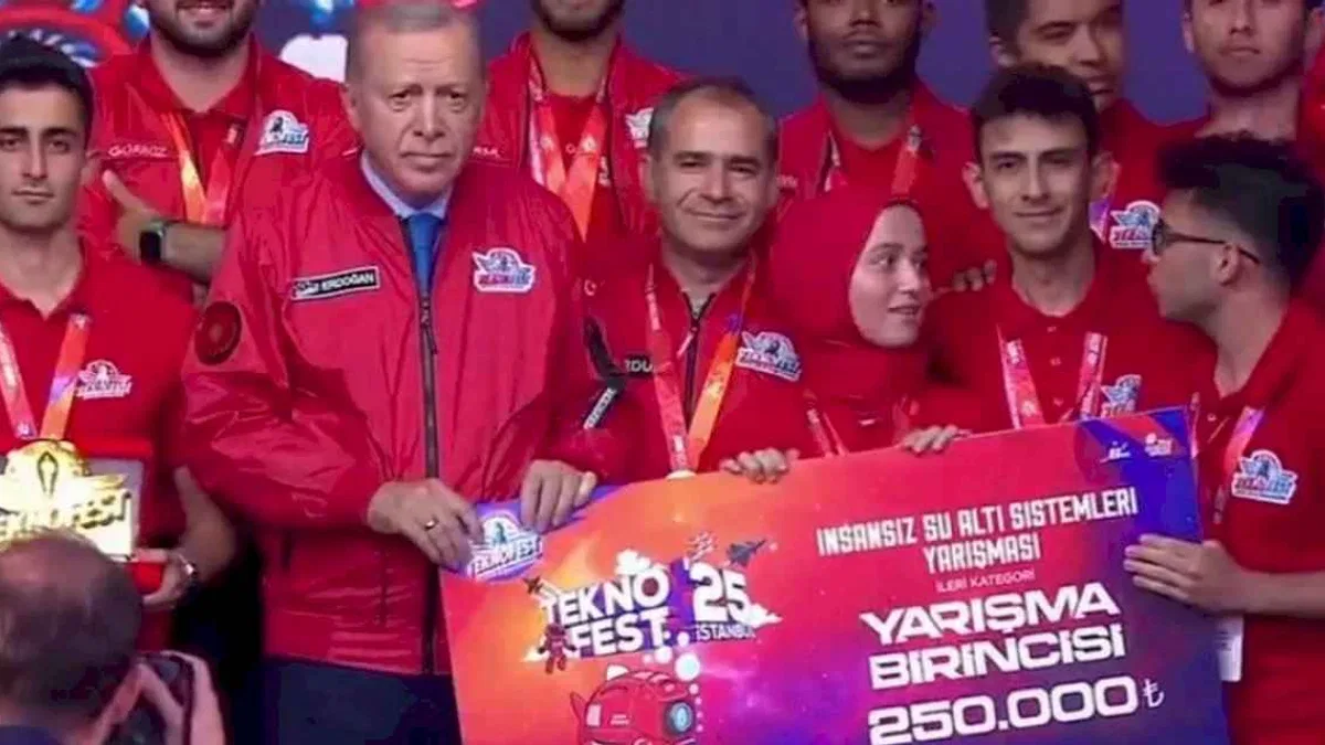 Teknofest 2025’te gençlere övgü: Sizler ülkemizin aydınlık geleceğisiniz!