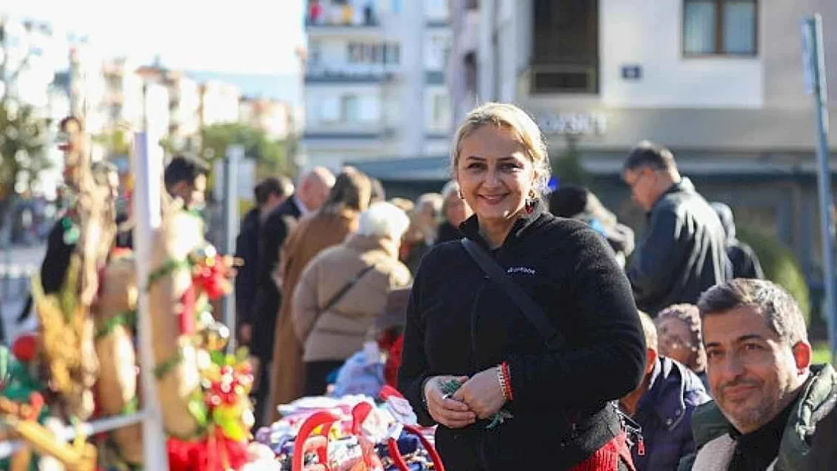 Buca Belediyesi'nden Yeni Yıl Hediyelik Eşya Pazarı