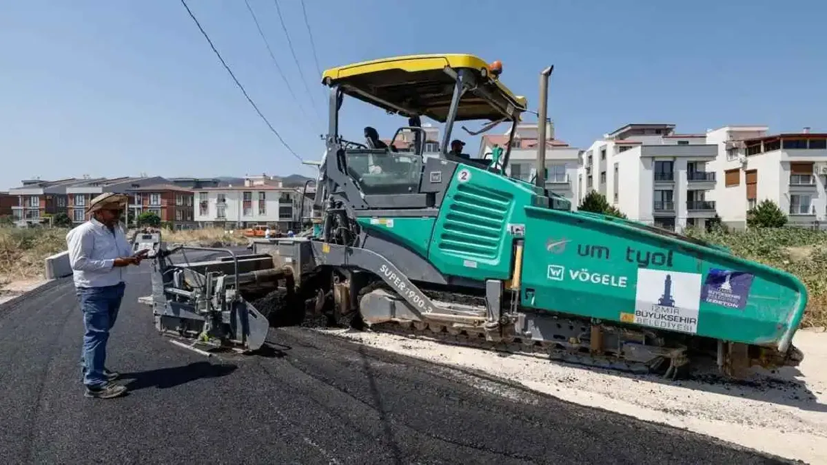 İzmir Bergama’da yollar yenileniyor