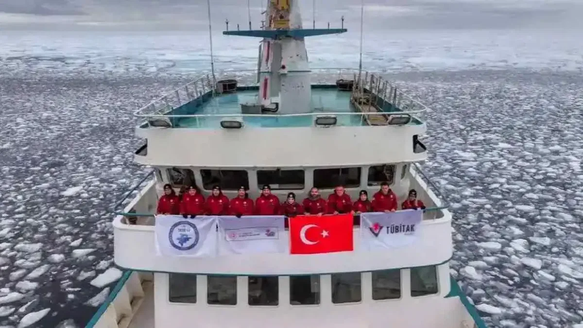 TÜBİTAK'ın 6. Arktik Bilim Seferi sürüyor... Kuzey Kutbu'nda iklim değişikliği araştırılıyor