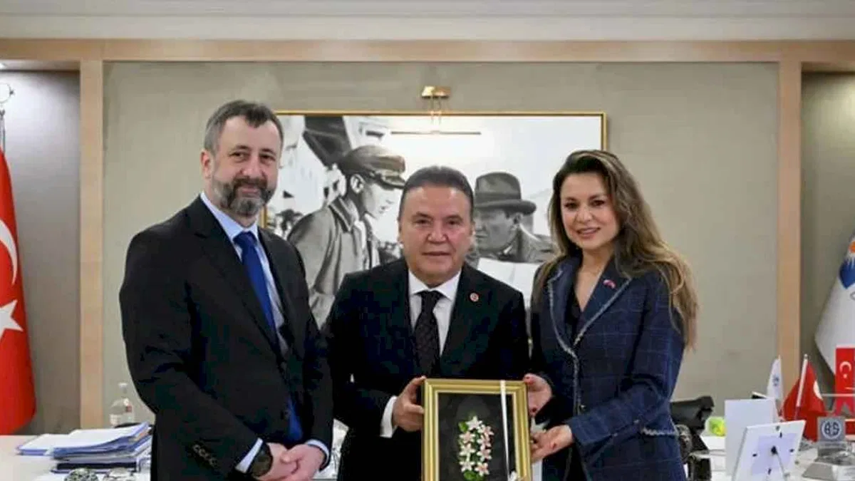 Çek Büyükelçi Stepanek Başkan Muhittin Böcek’i ziyaret etti