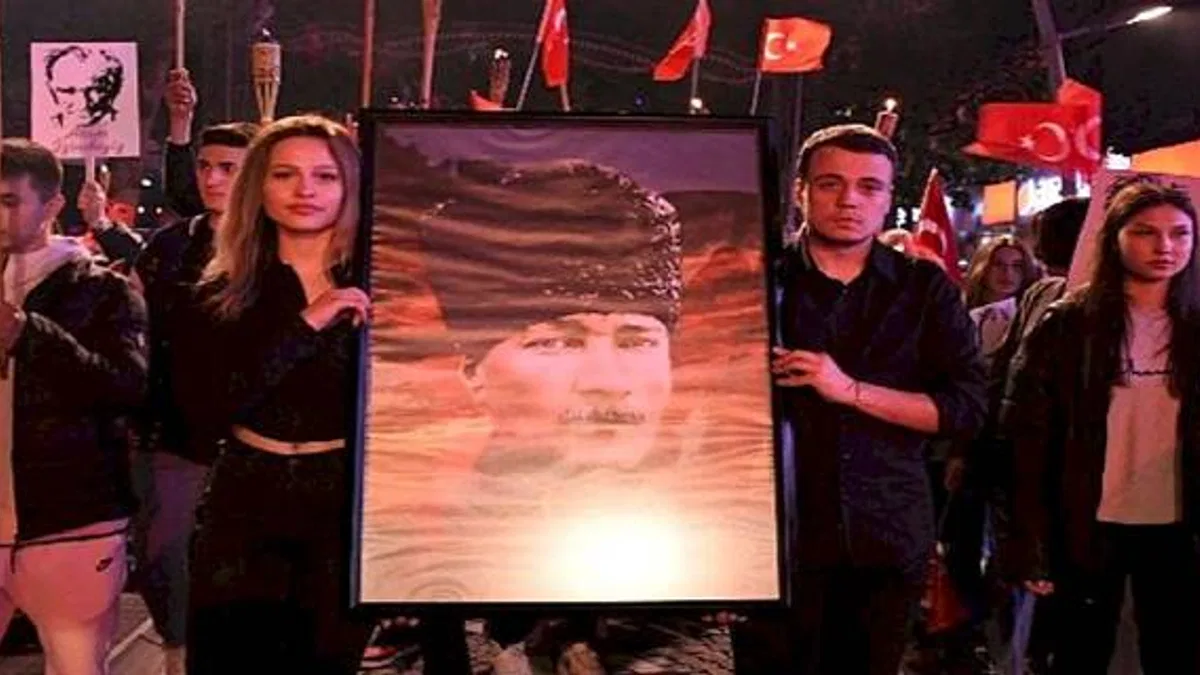 On binler bağımsızlık coşkusuyla yürüdü!