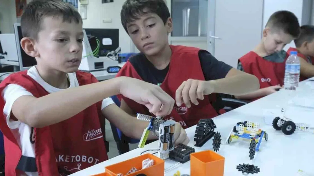 Geleceğin tasarımcıları BUTGEM'de yeteneklerini keşfetti