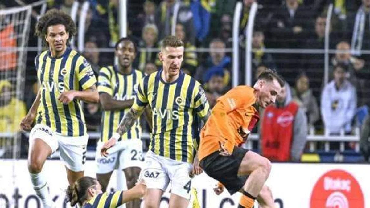 Galatasaray'a mağlup olan Fenerbahçe'den zirve yarışında kritik kayıplar!